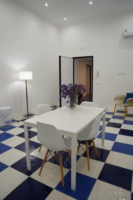 Maison Olivia, nuovo appartamento in zona Chiaia