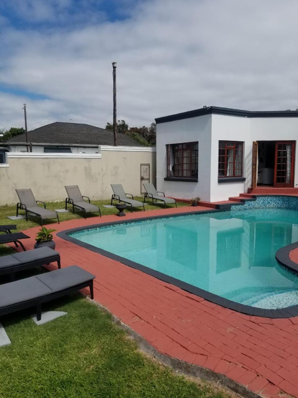 Unique Guest House