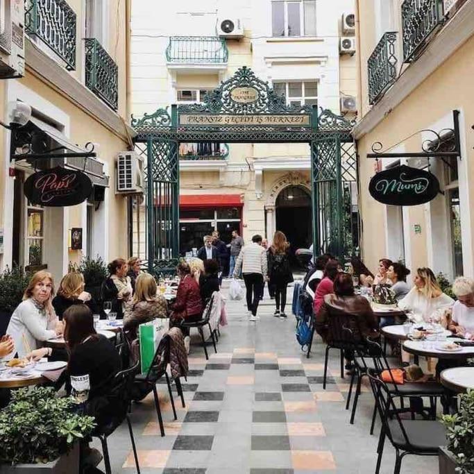 Central of İstanbul near to so many historic place
