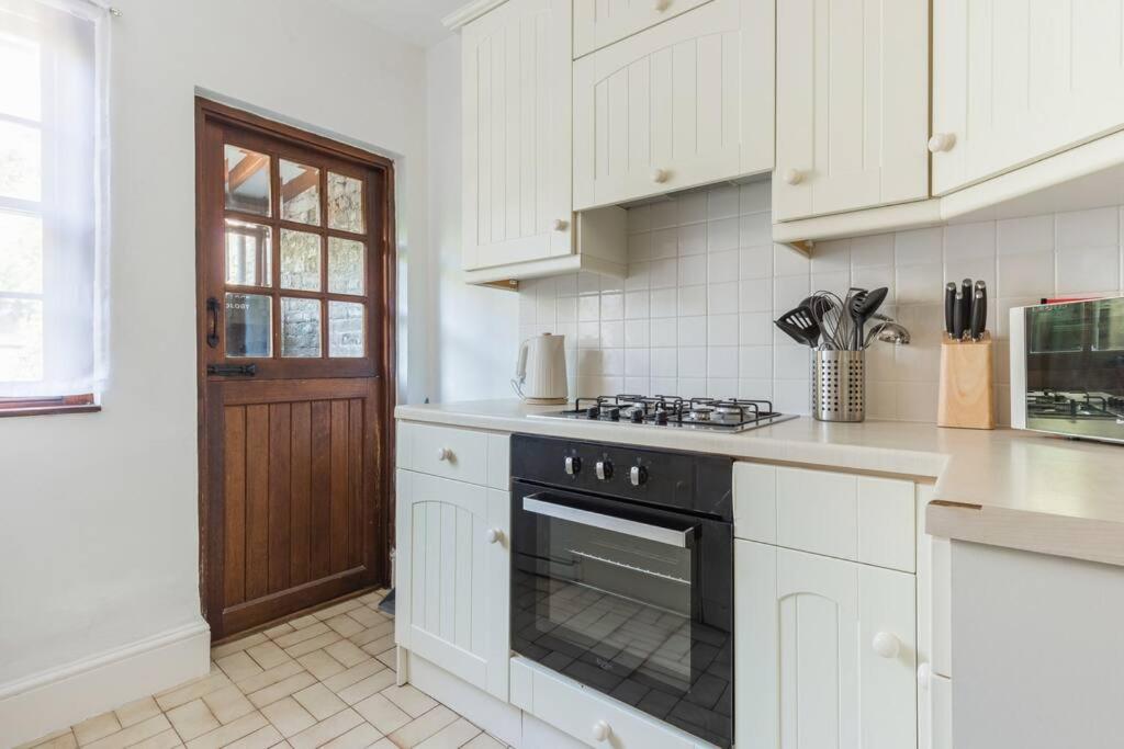 Sarahs Cottage
