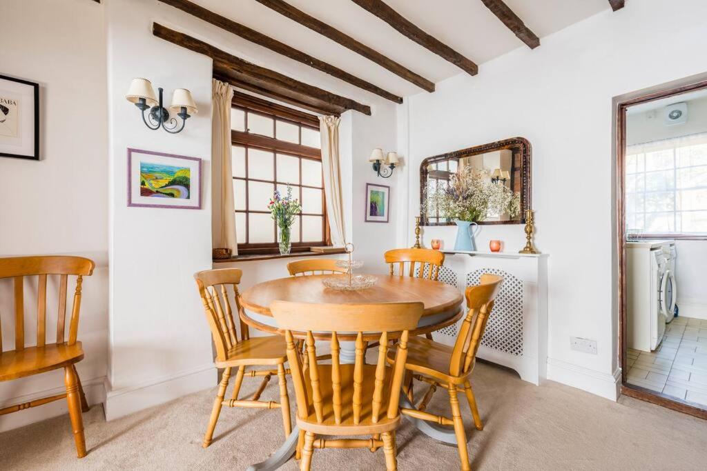 Sarahs Cottage