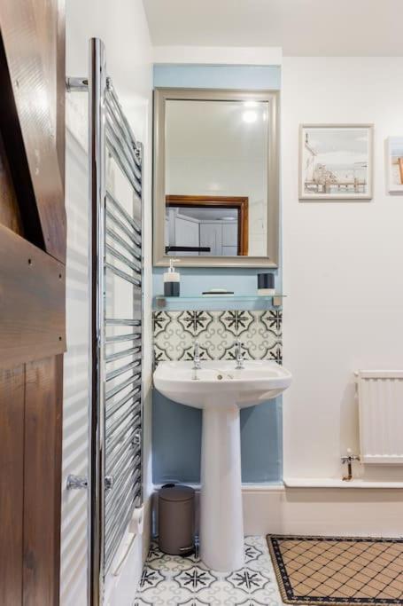 Sarahs Cottage