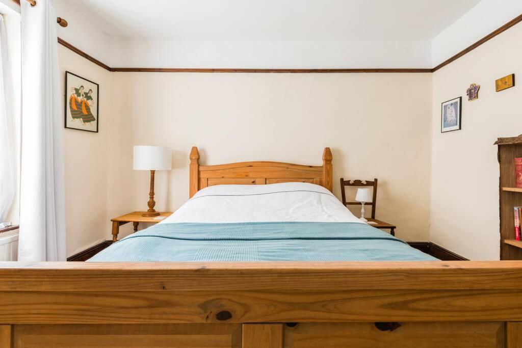 Sarahs Cottage