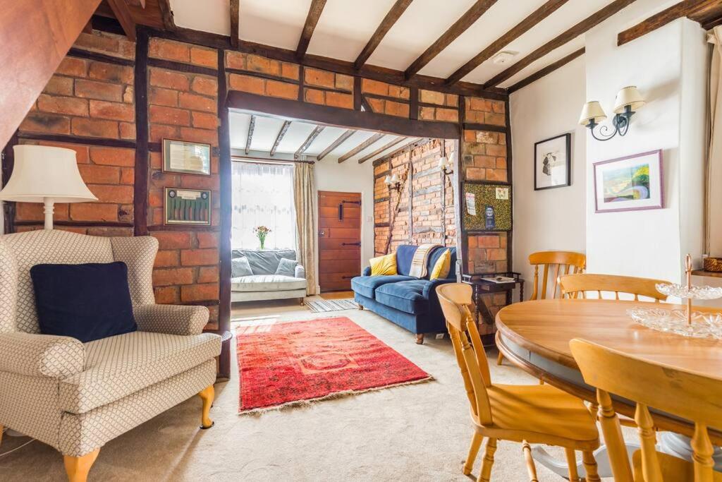 Sarahs Cottage