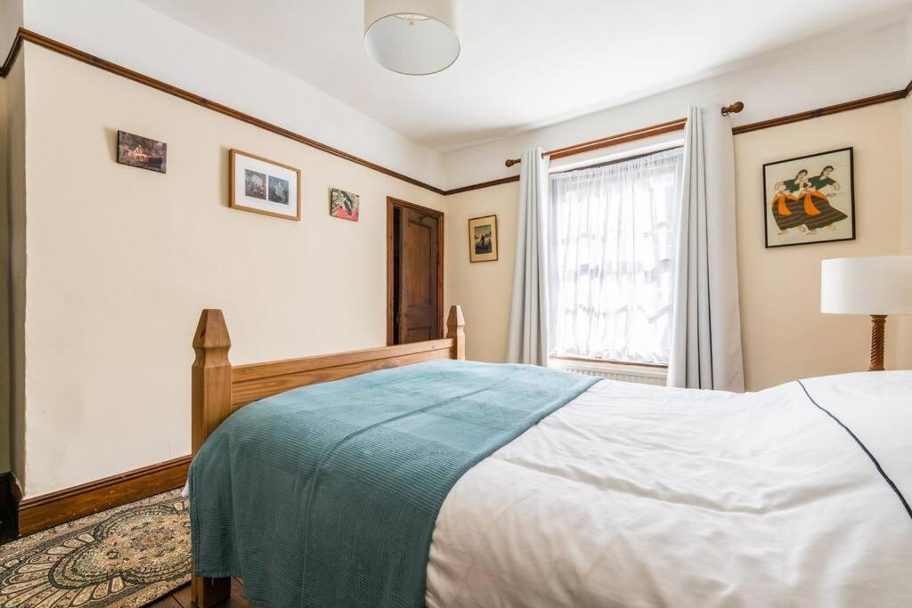 Sarahs Cottage