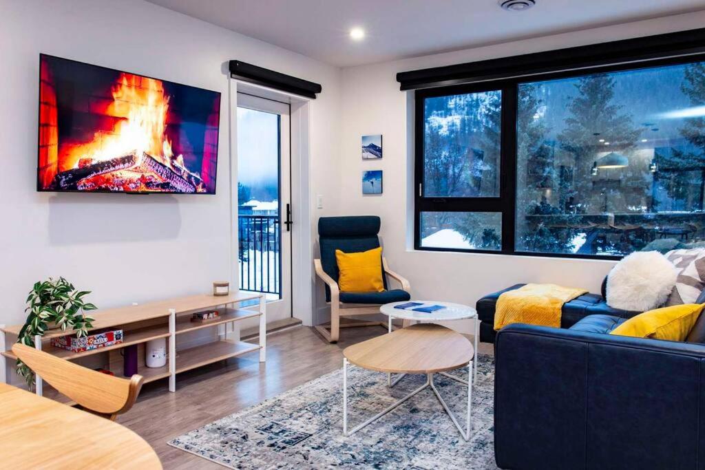 Hotel Separate Reality Retreat by Revelstoke Vacations - Image 1