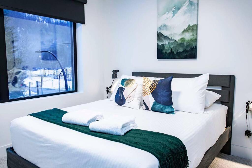 Separate Reality Retreat by Revelstoke Vacations
