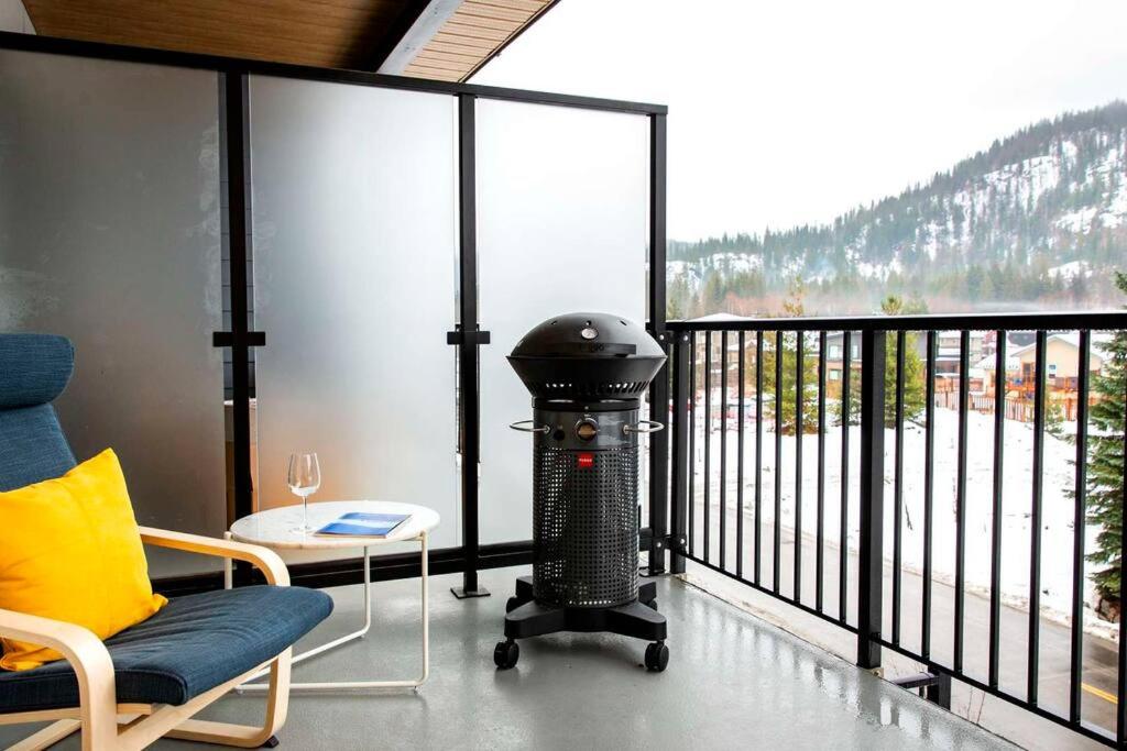 Separate Reality Retreat by Revelstoke Vacations