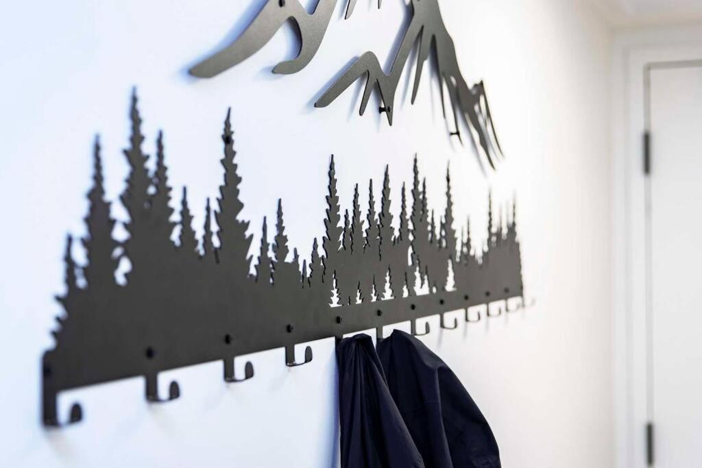 Separate Reality Retreat by Revelstoke Vacations