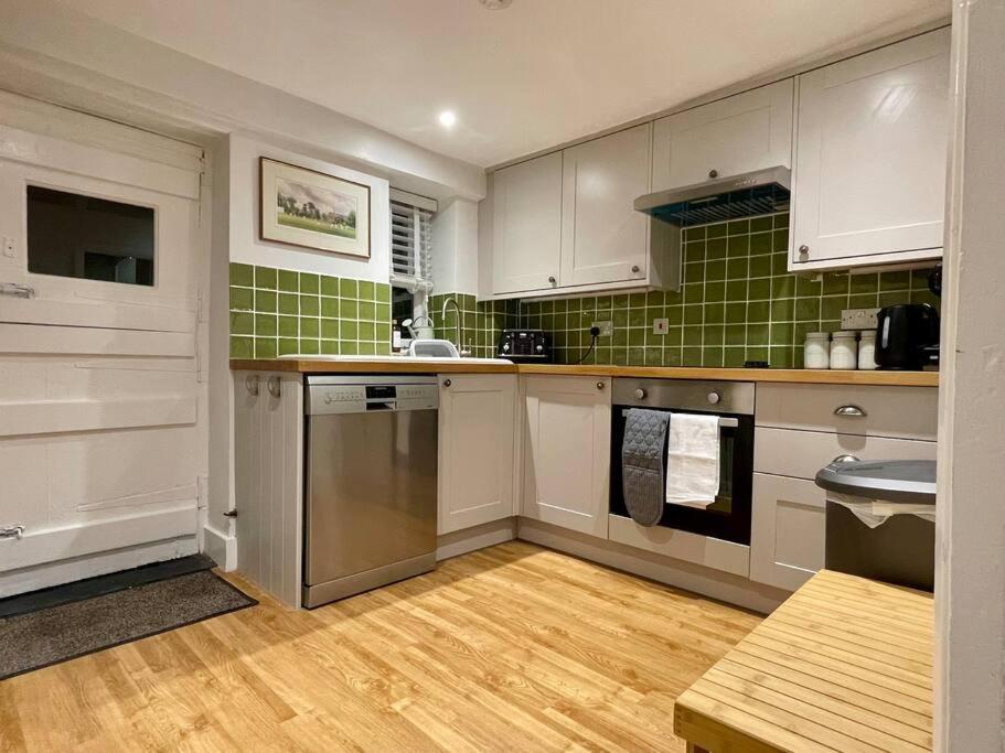 Quaint Cottage in the heart of Arundel