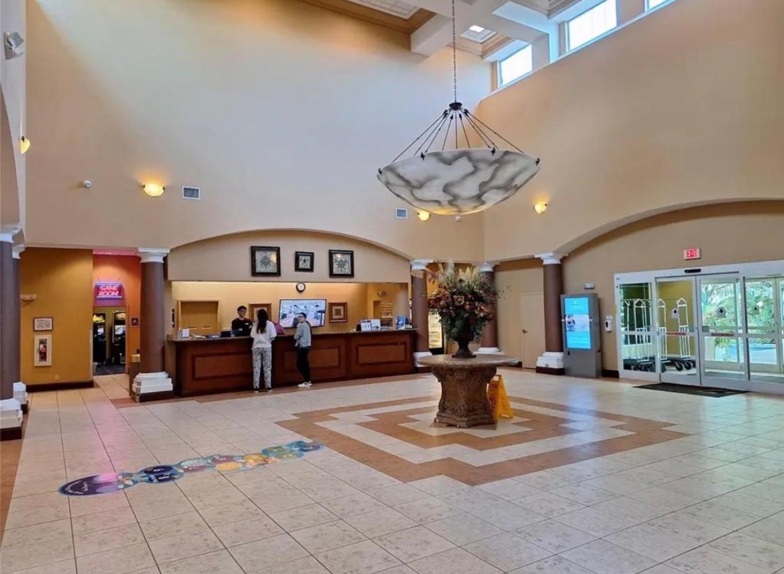 Resort Family Suite near Disney Pool view Free parks shuttle