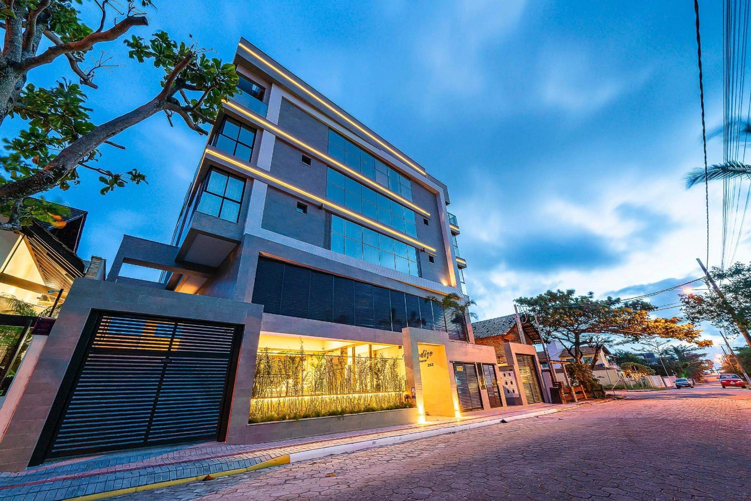 Paradise 205 - Cobertura duplex 2 suítes à 100 metros da Praia do Canto Grande