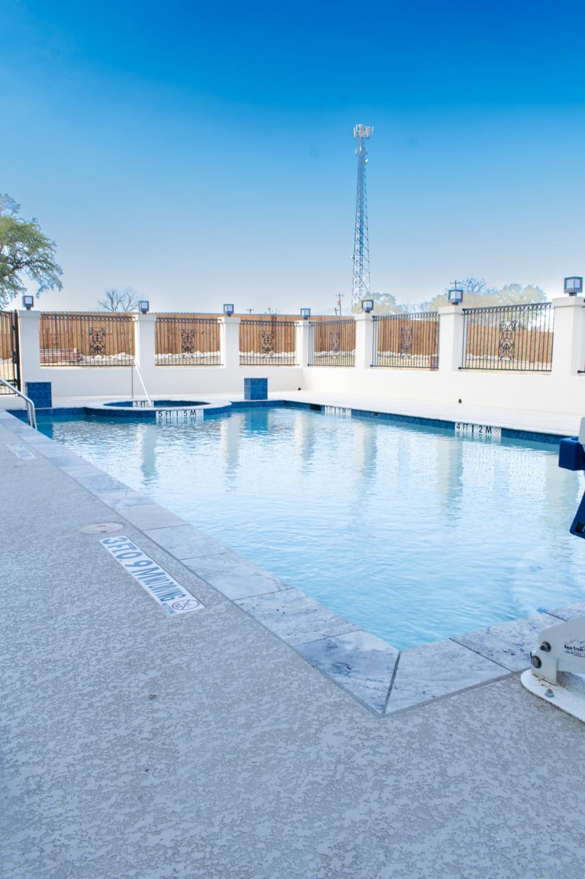 Holiday Inn Express Glen Rose by IHG view 4
