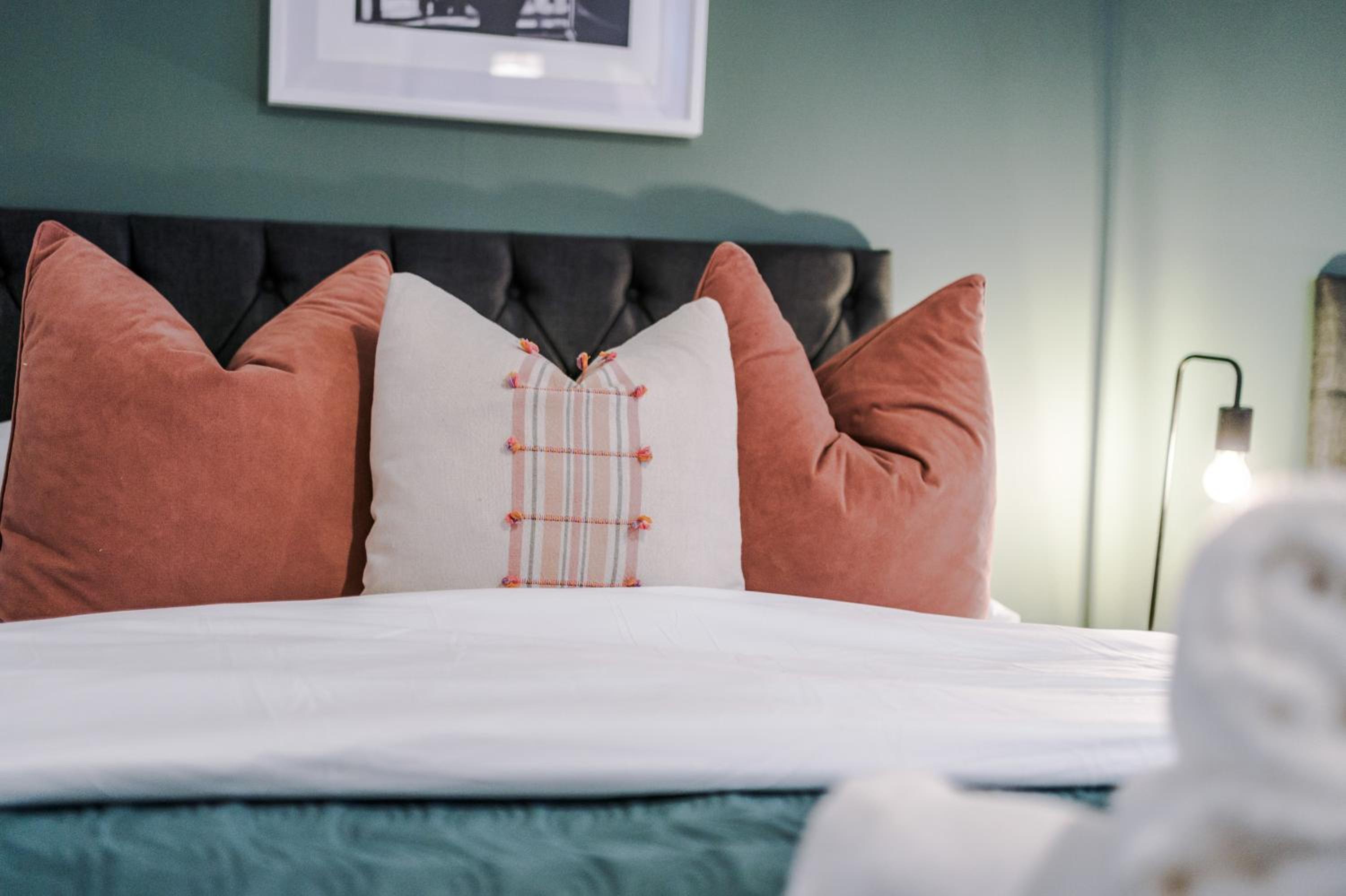 Luxury 4-bedroom Stoke Home Sleeps 10 by PureStay view 5