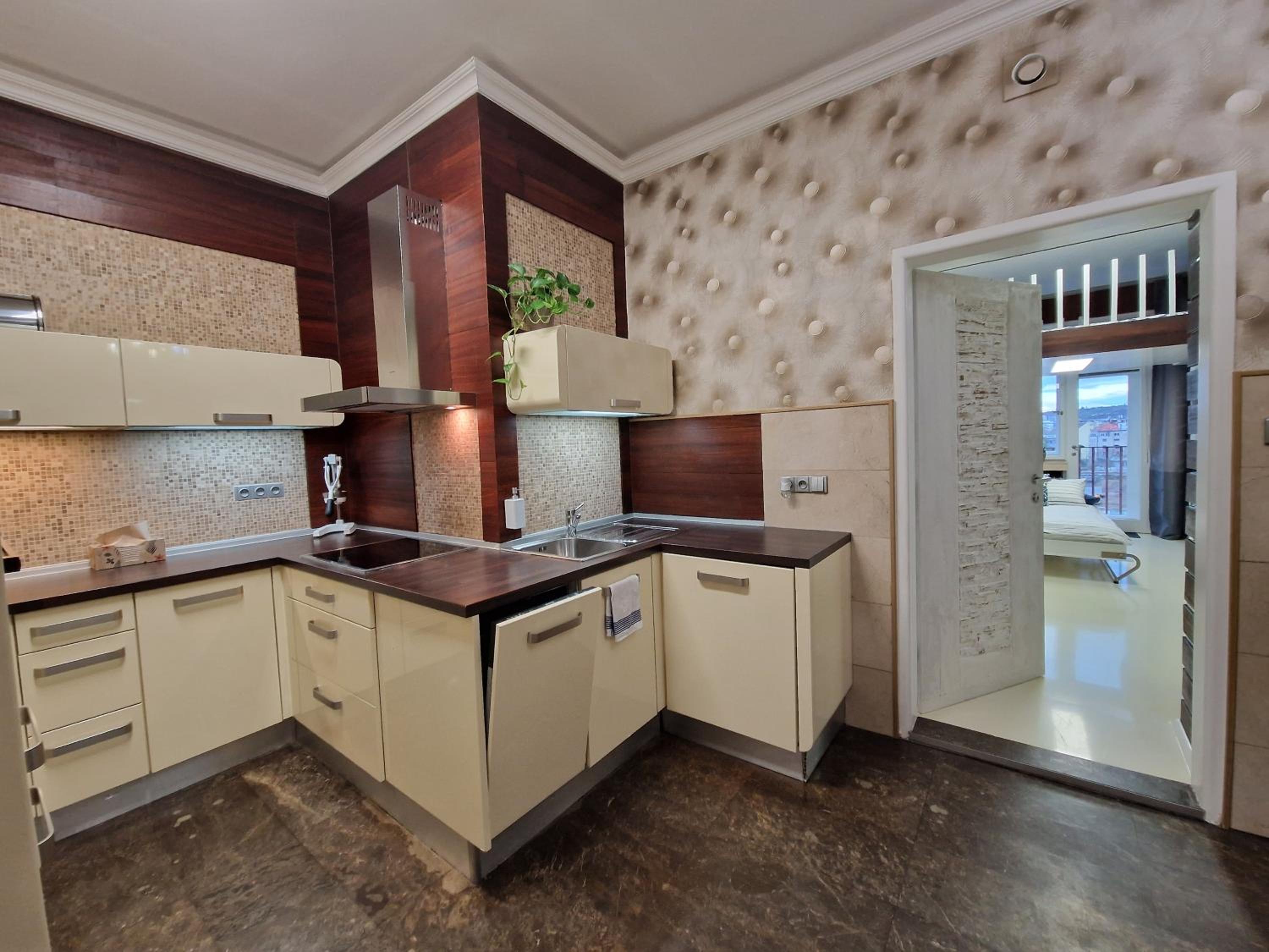 Quiet spacious apartment with a balcony