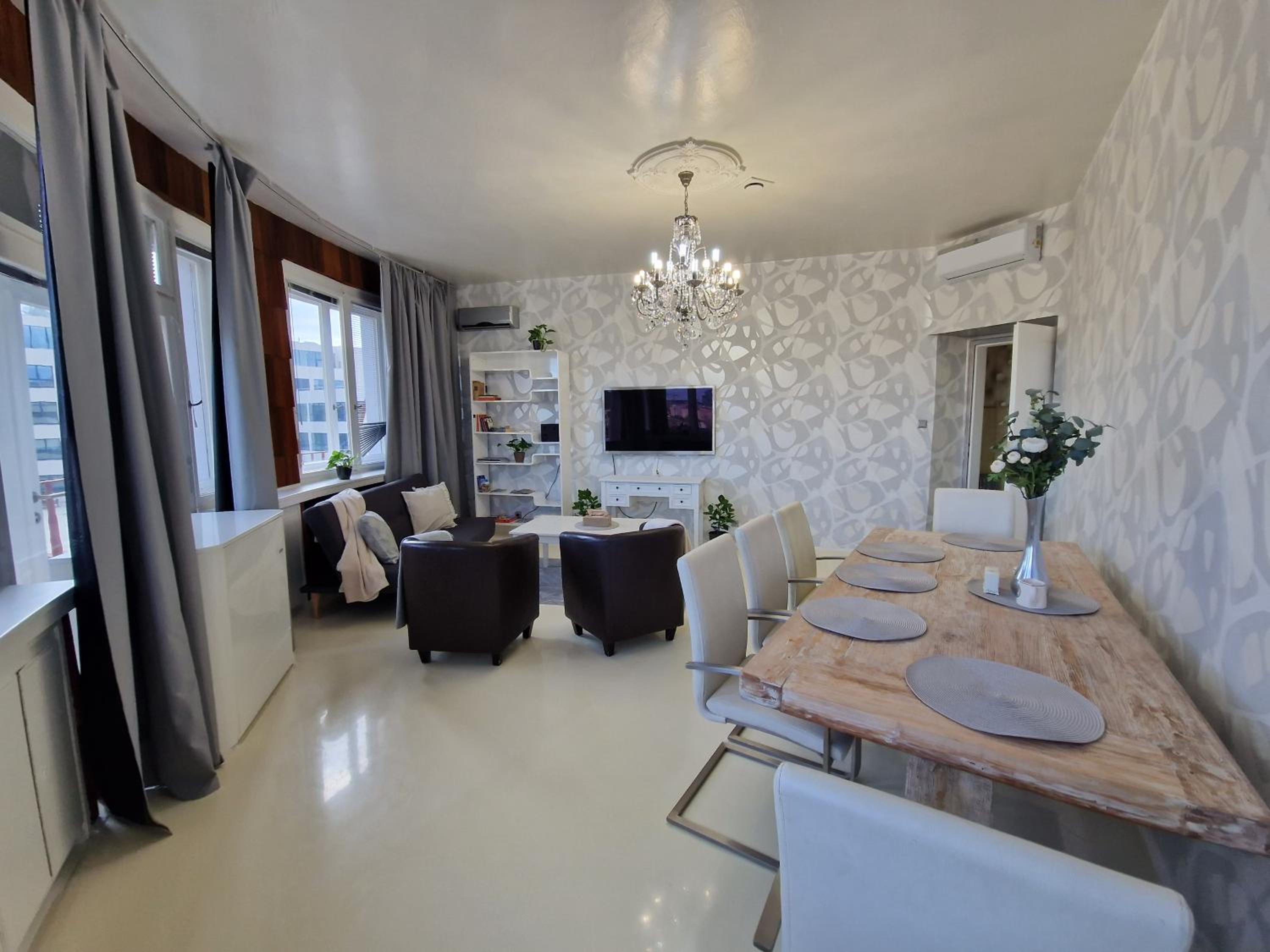 Quiet spacious apartment with a balcony