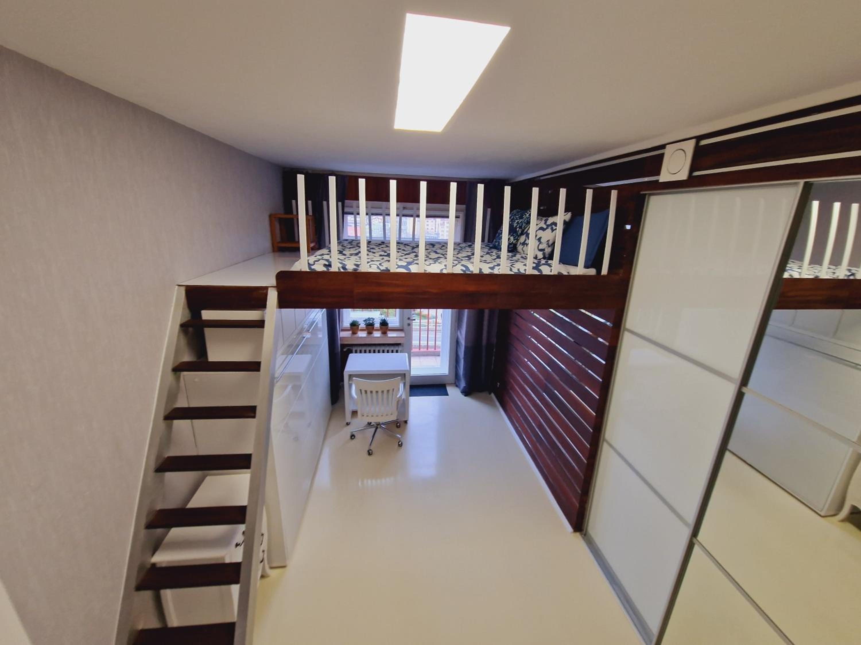 Quiet spacious apartment with a balcony