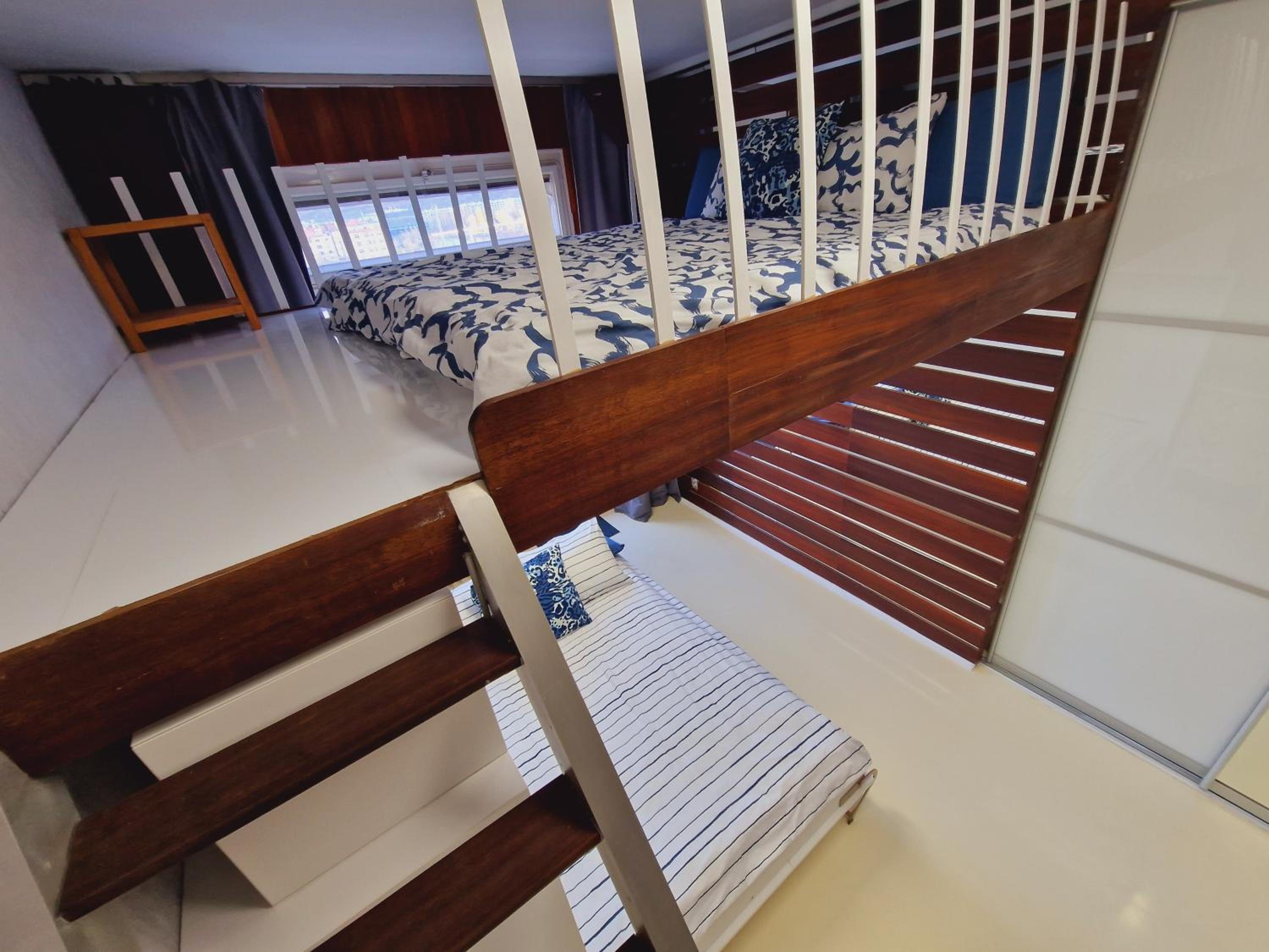 Quiet spacious apartment with a balcony