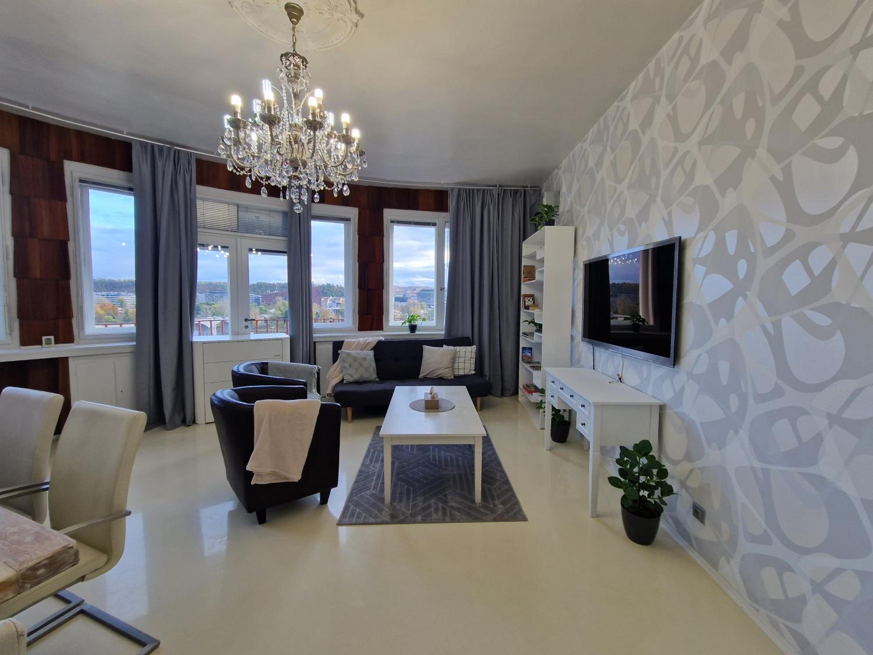 Quiet spacious apartment with a balcony