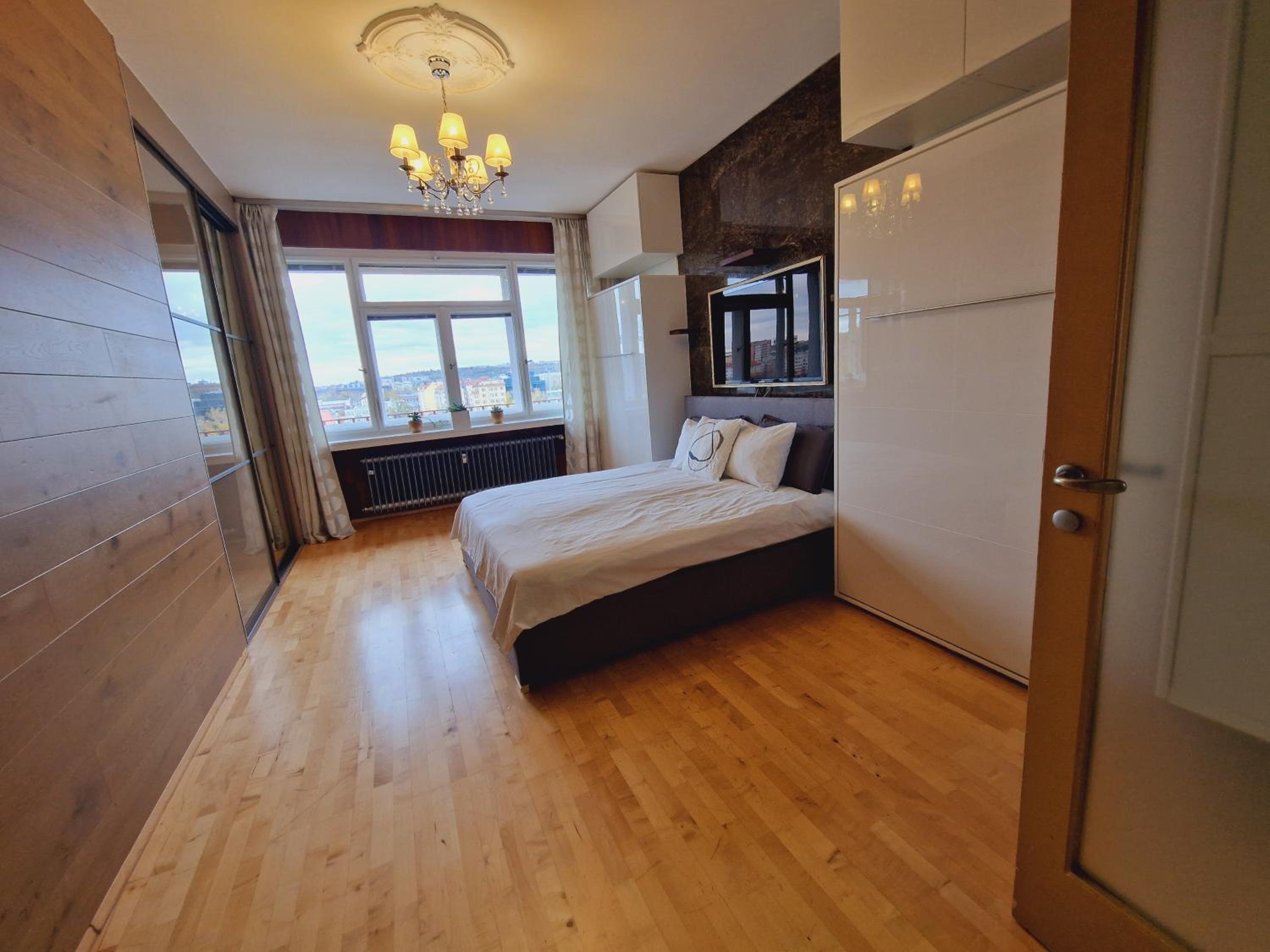Quiet spacious apartment with a balcony