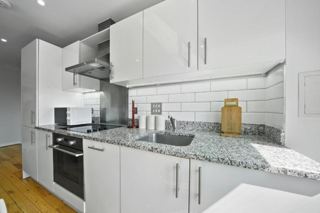 AMISHA 2Bedroom Apartment in Tower Bridge London Bridge Bermondsey - Perfect For Long Stays