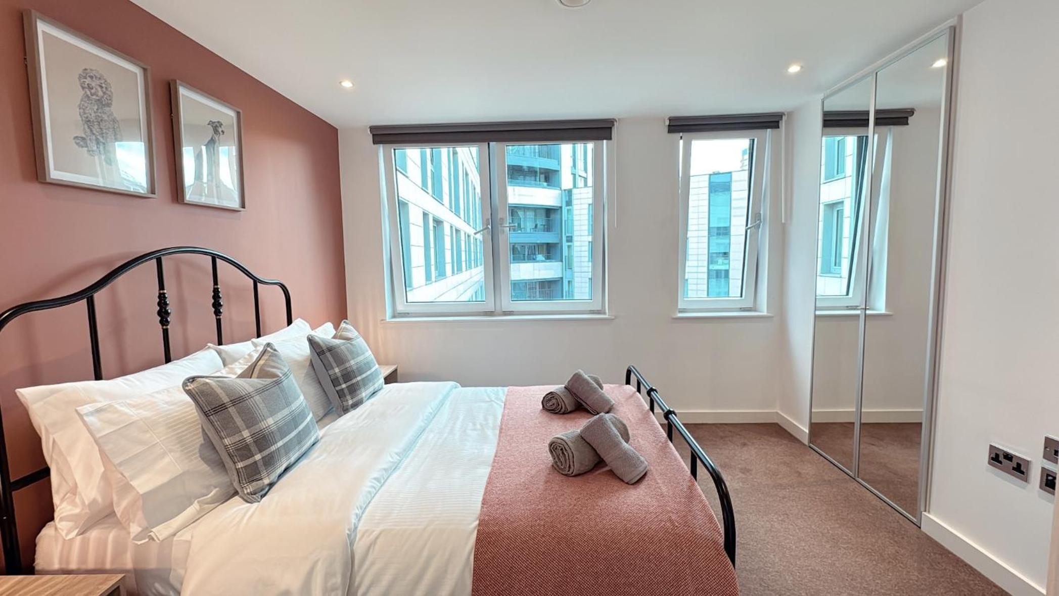 Shoreditch Apartments by Sleepy
