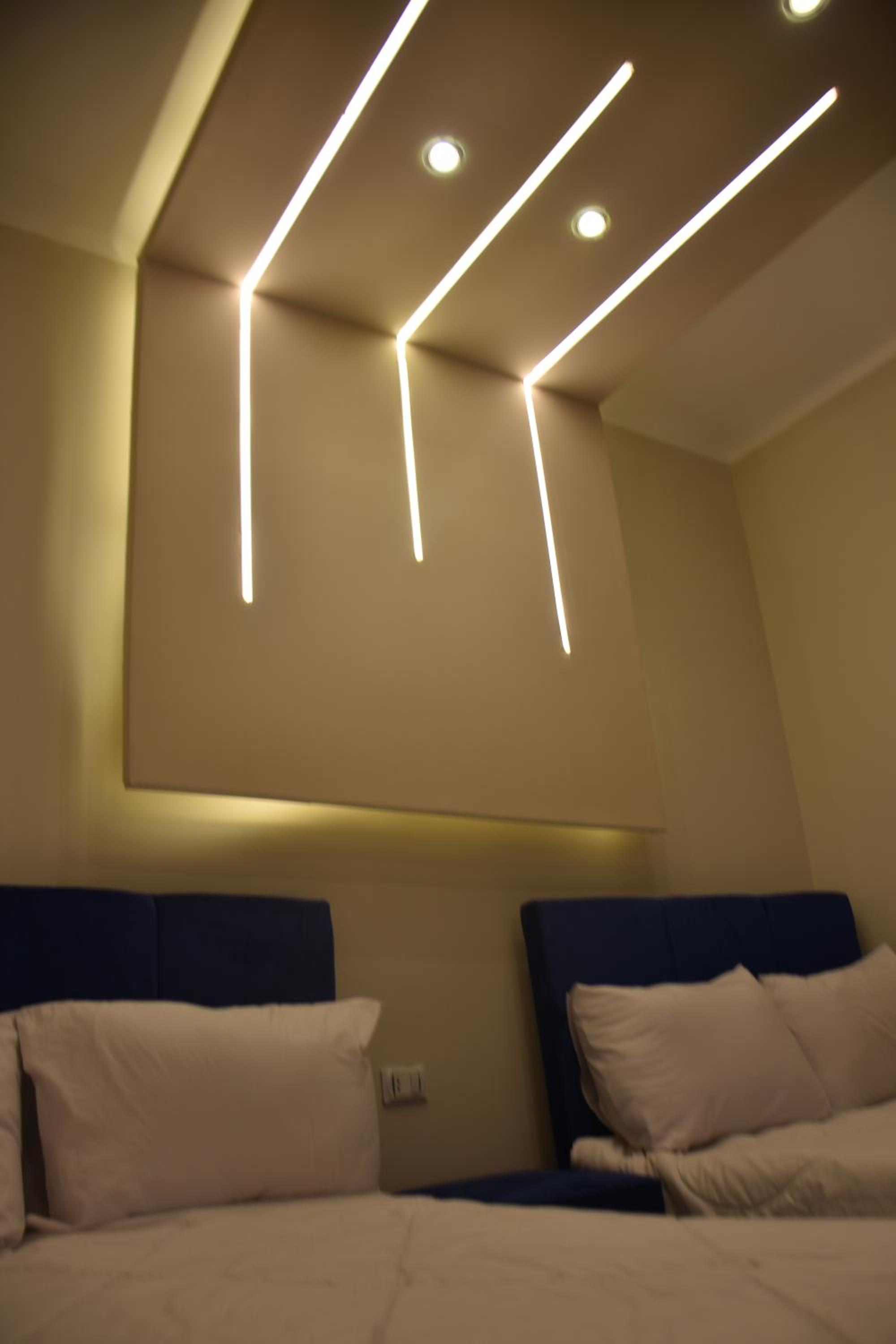 Moses Pyramids Inn
