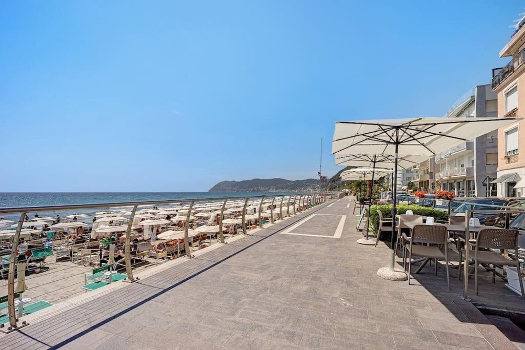 La Bouganville a 50 m dal mare