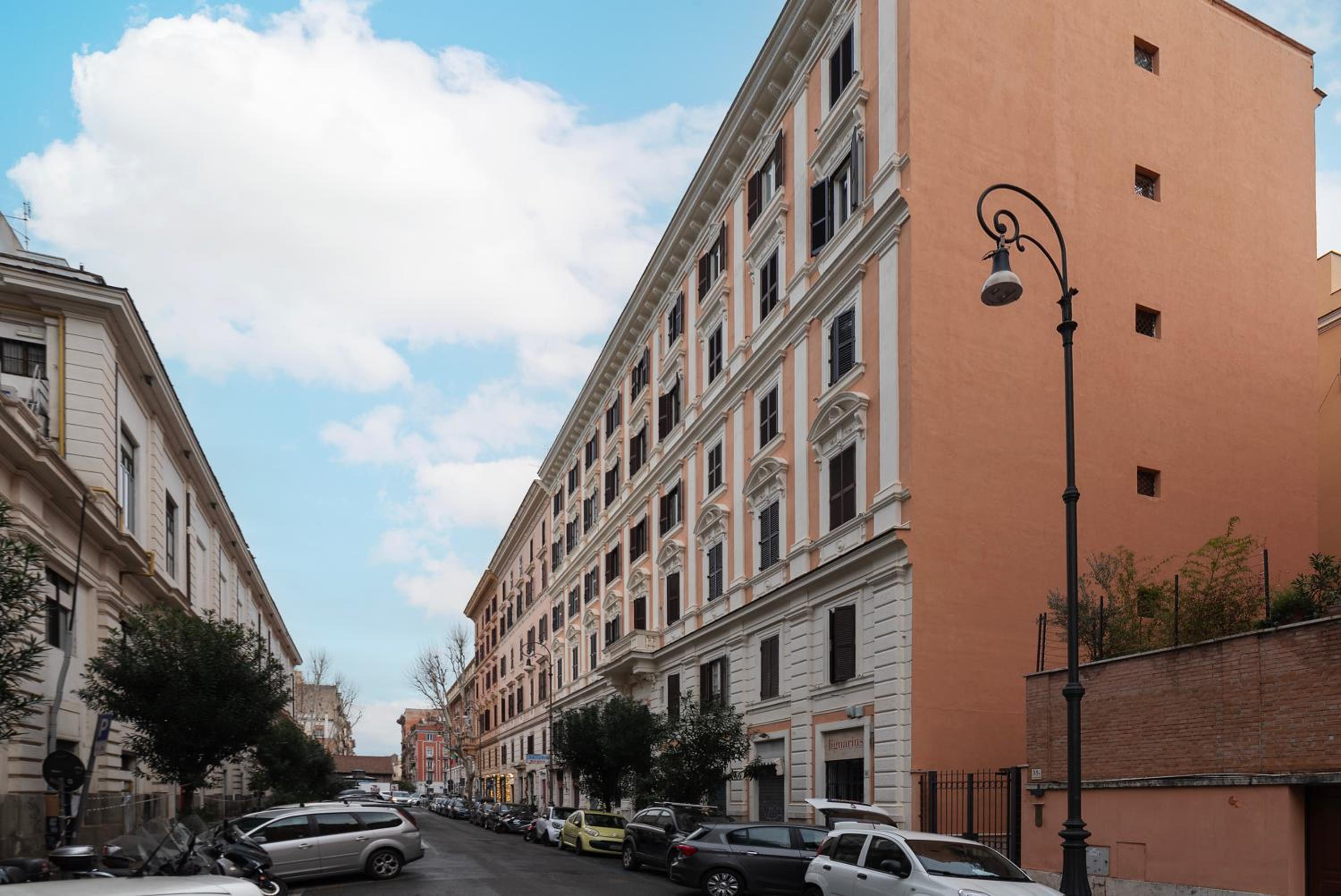 GuestHost - Terme di Traiano Apartment - 10 min dal Colosseo