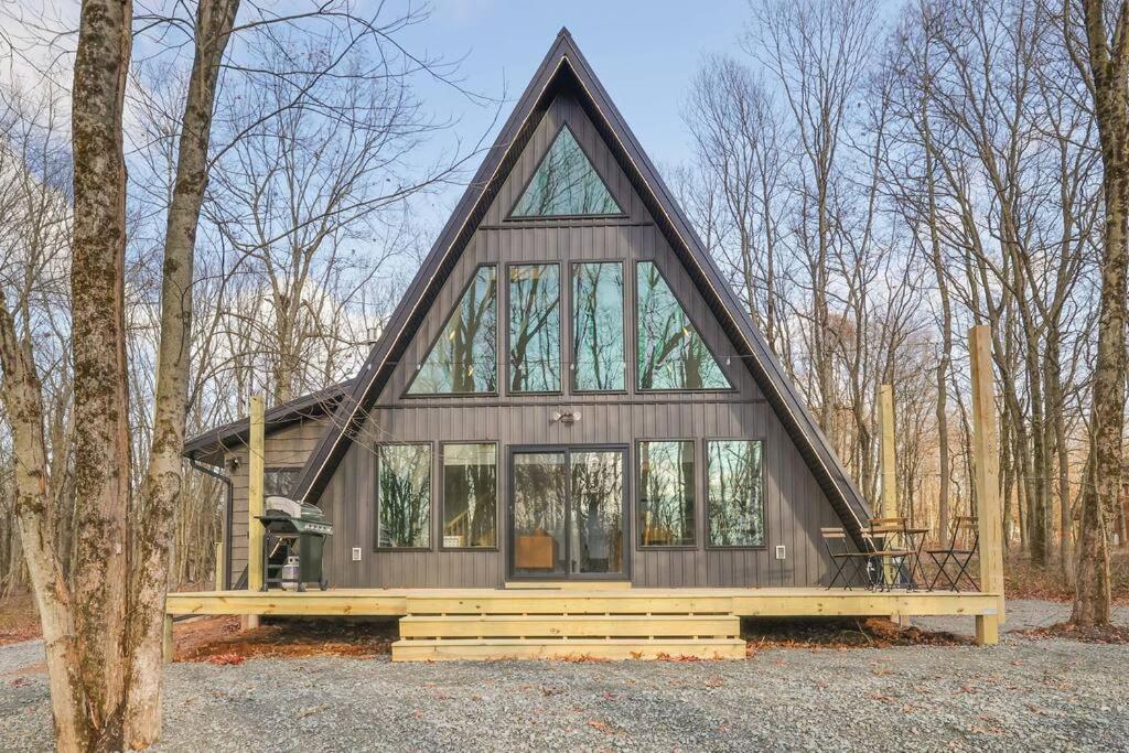 Modern A-frame in woods with Sauna, HotTub, Privacy view 2