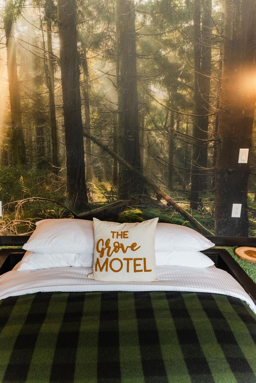The Grove Motel