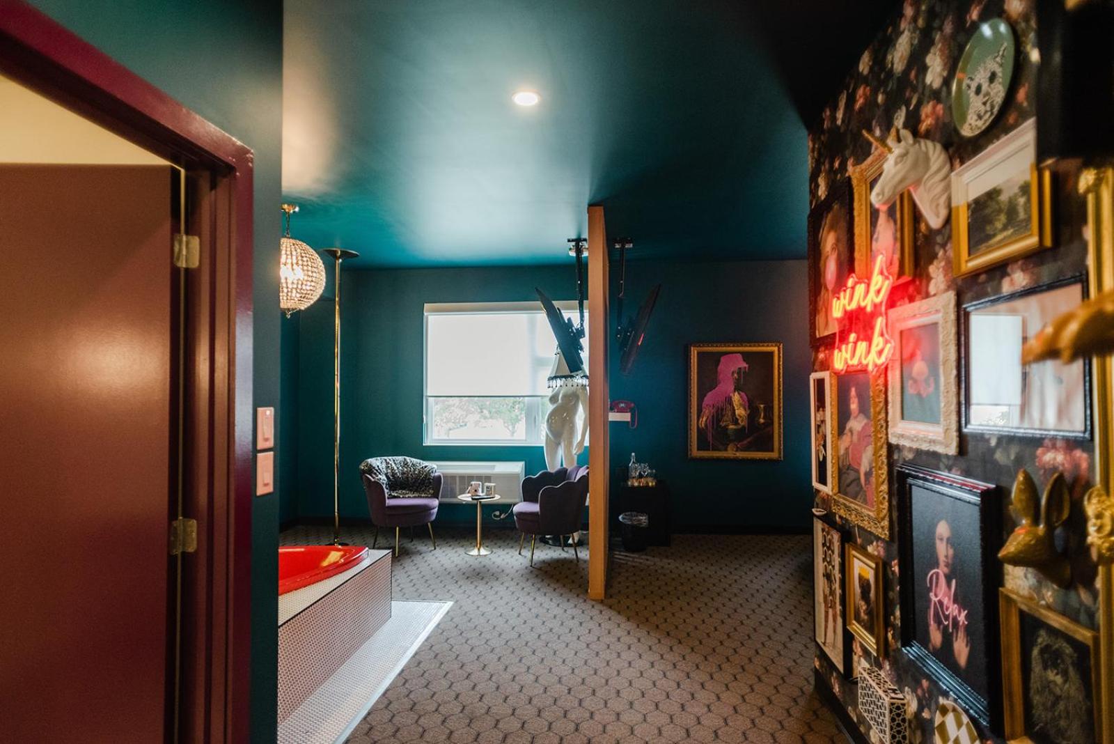 The Grove Motel