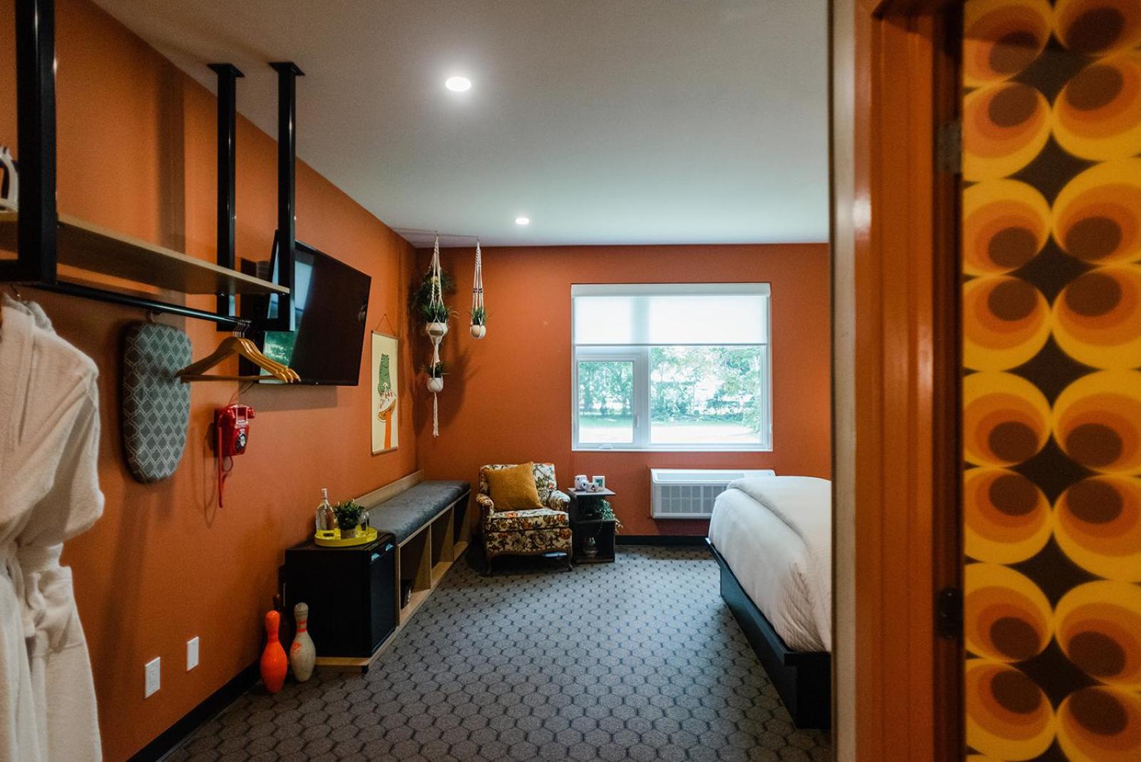 The Grove Motel