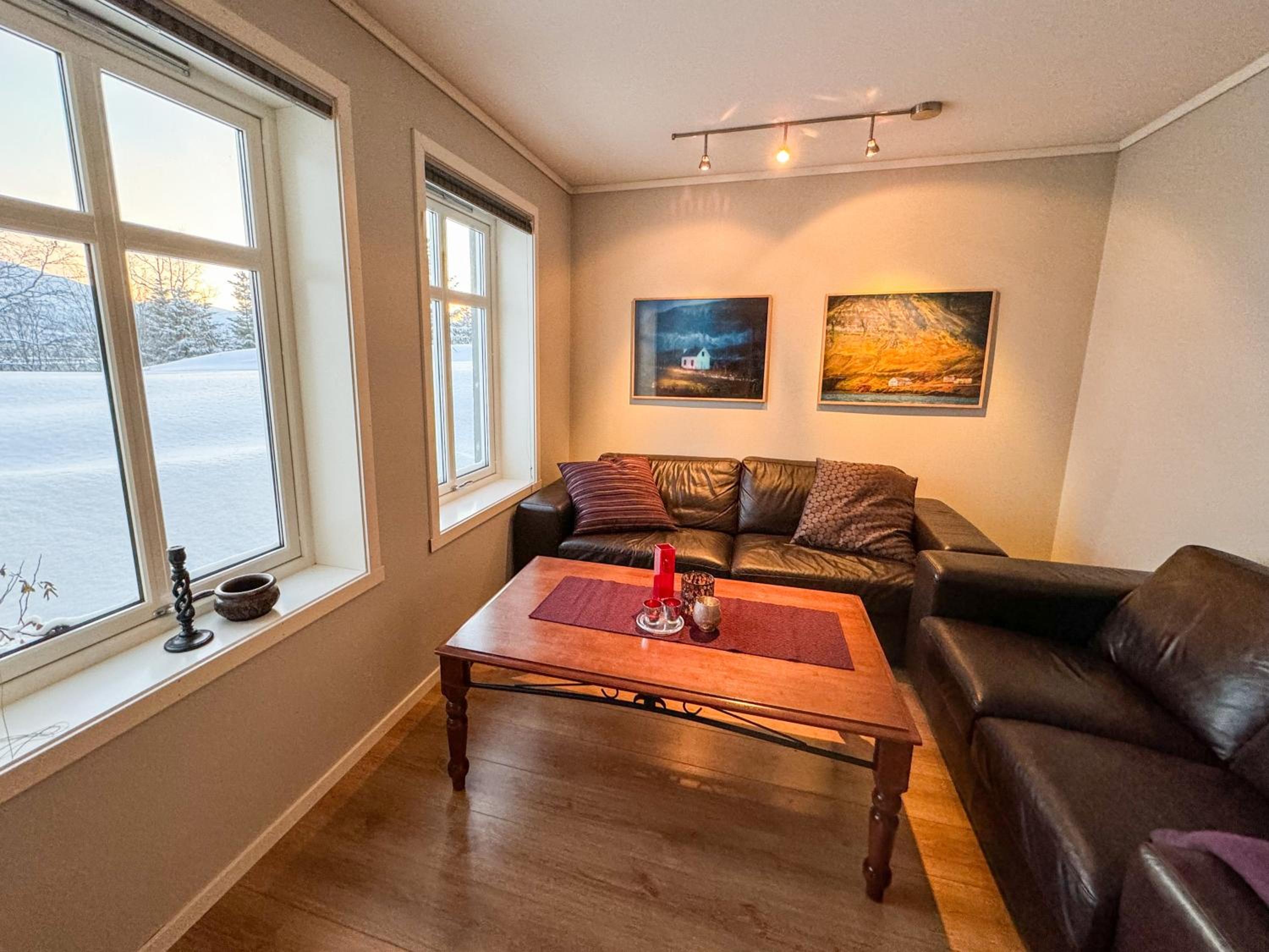 Arctic retreat - spacious apartment next to amazing nature