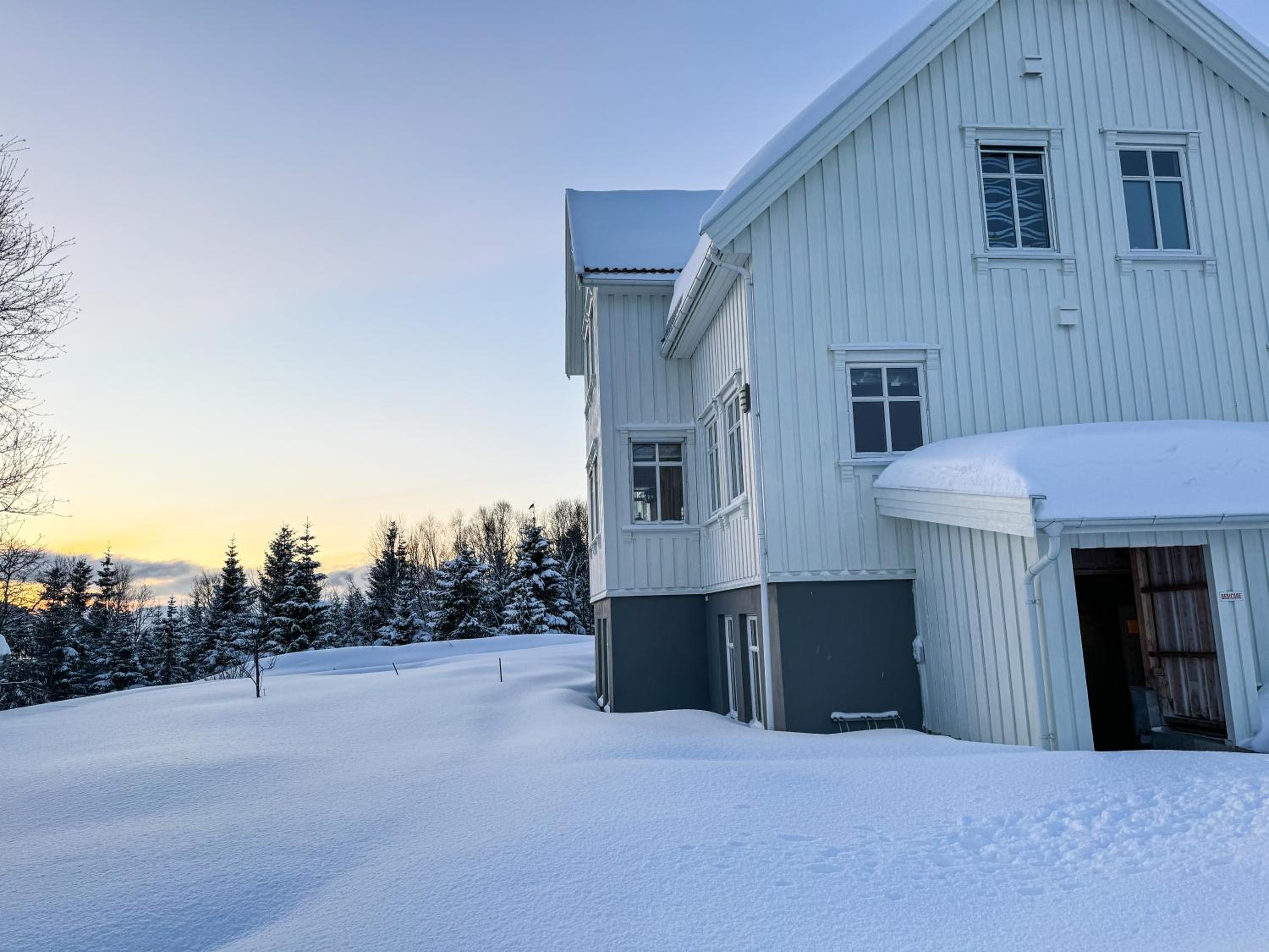Arctic retreat - spacious apartment next to amazing nature