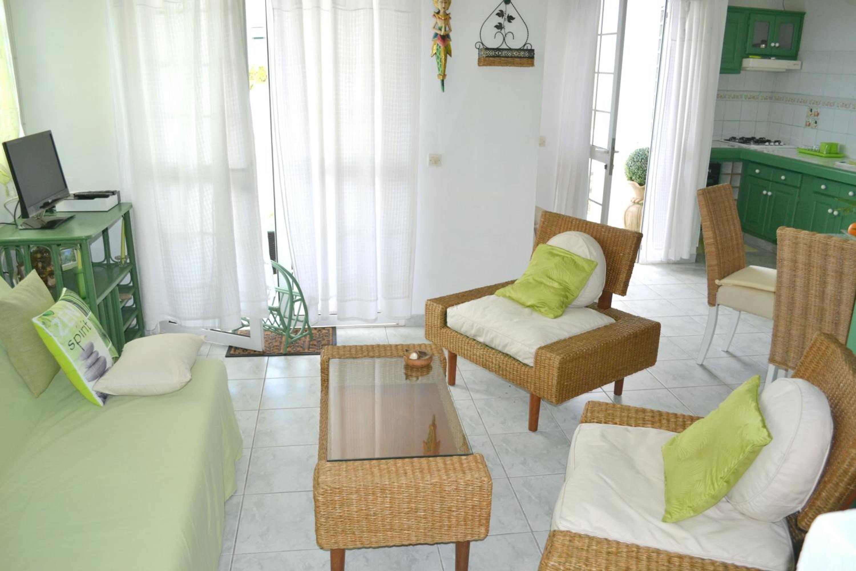 Appartement confortable a Deshaies avec piscine privee view 5