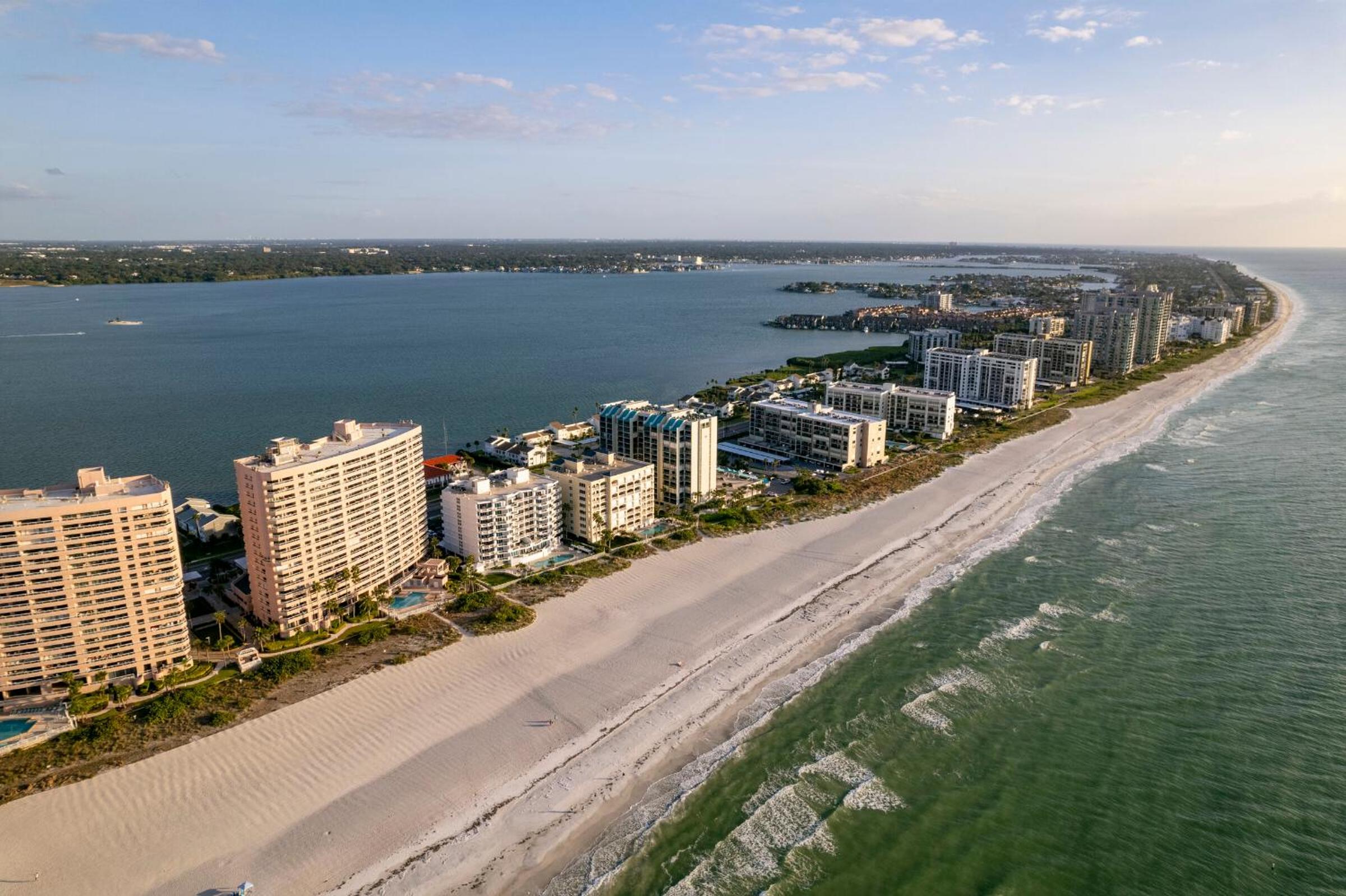 Hotel Steps To Beach & Pool - Resort Amenities Galore!