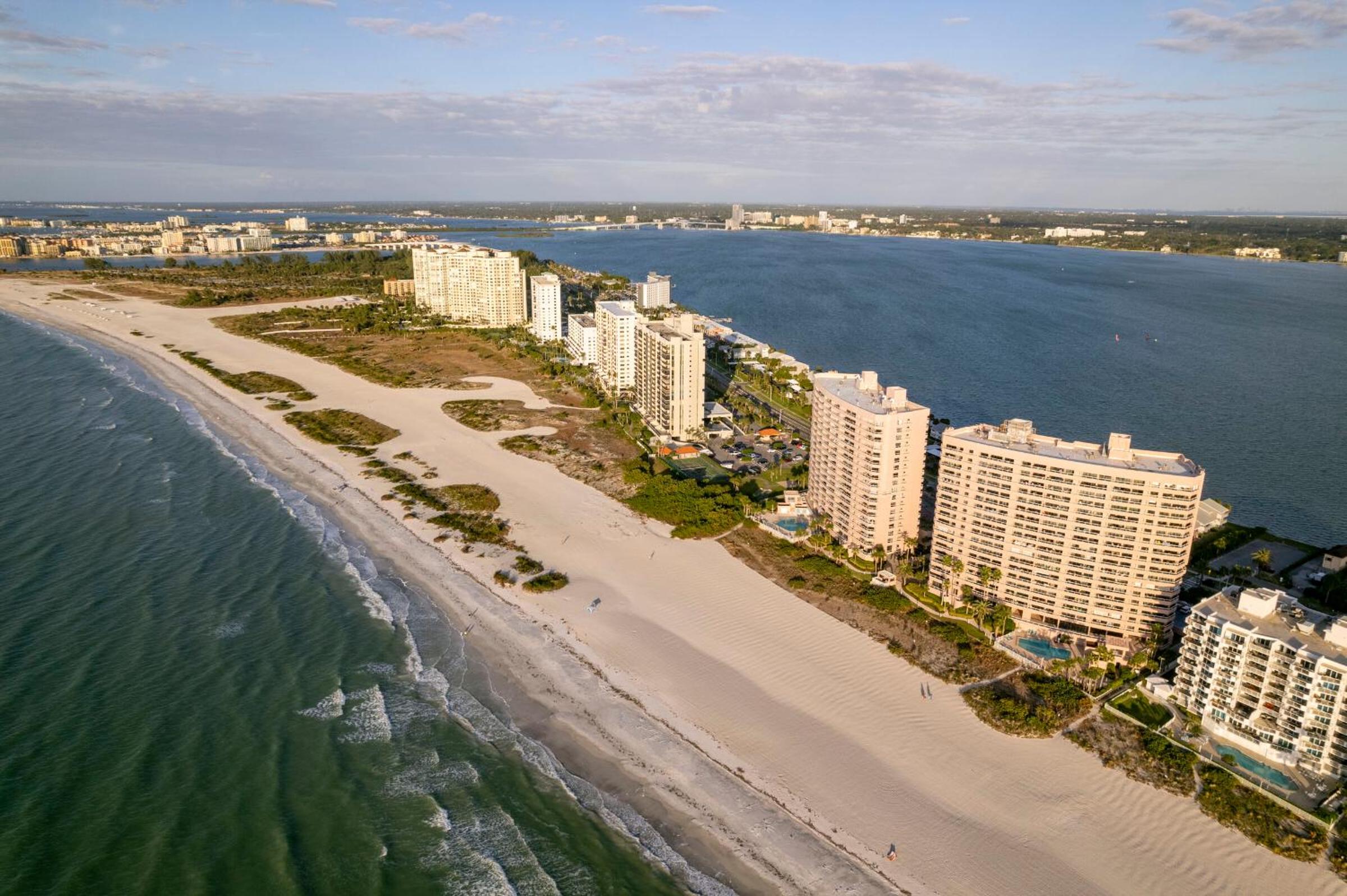 Steps to Beach & Pool - Resort Amenities Galore!