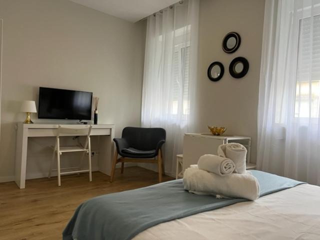 Charming Studio Apartment in Campolide - Z F view 3