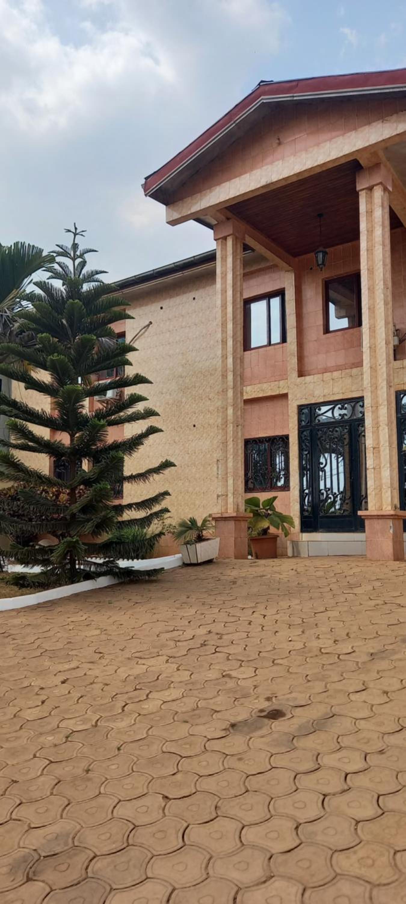 APPART HOTEL MIREILLE