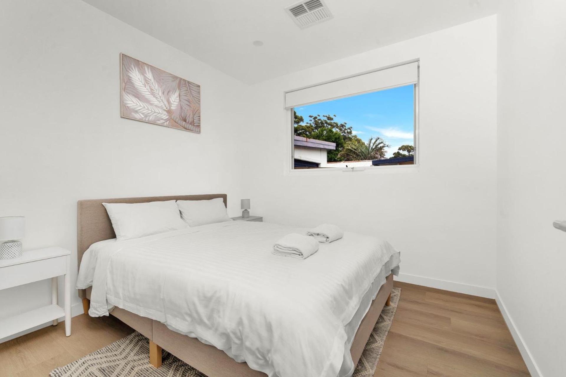 Vinny Beach House for 12 Vincentia