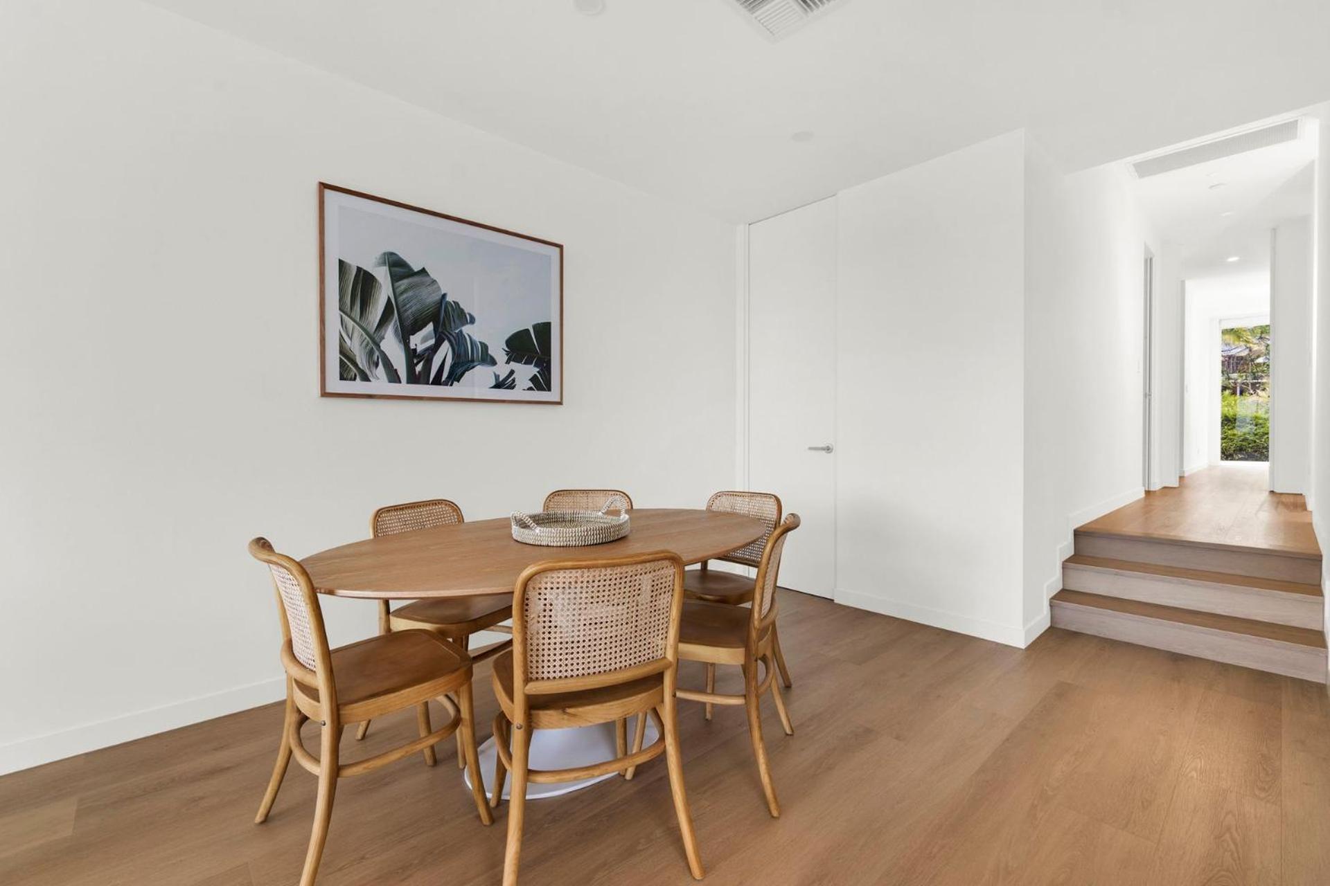Vinny Beach House for 12 Vincentia