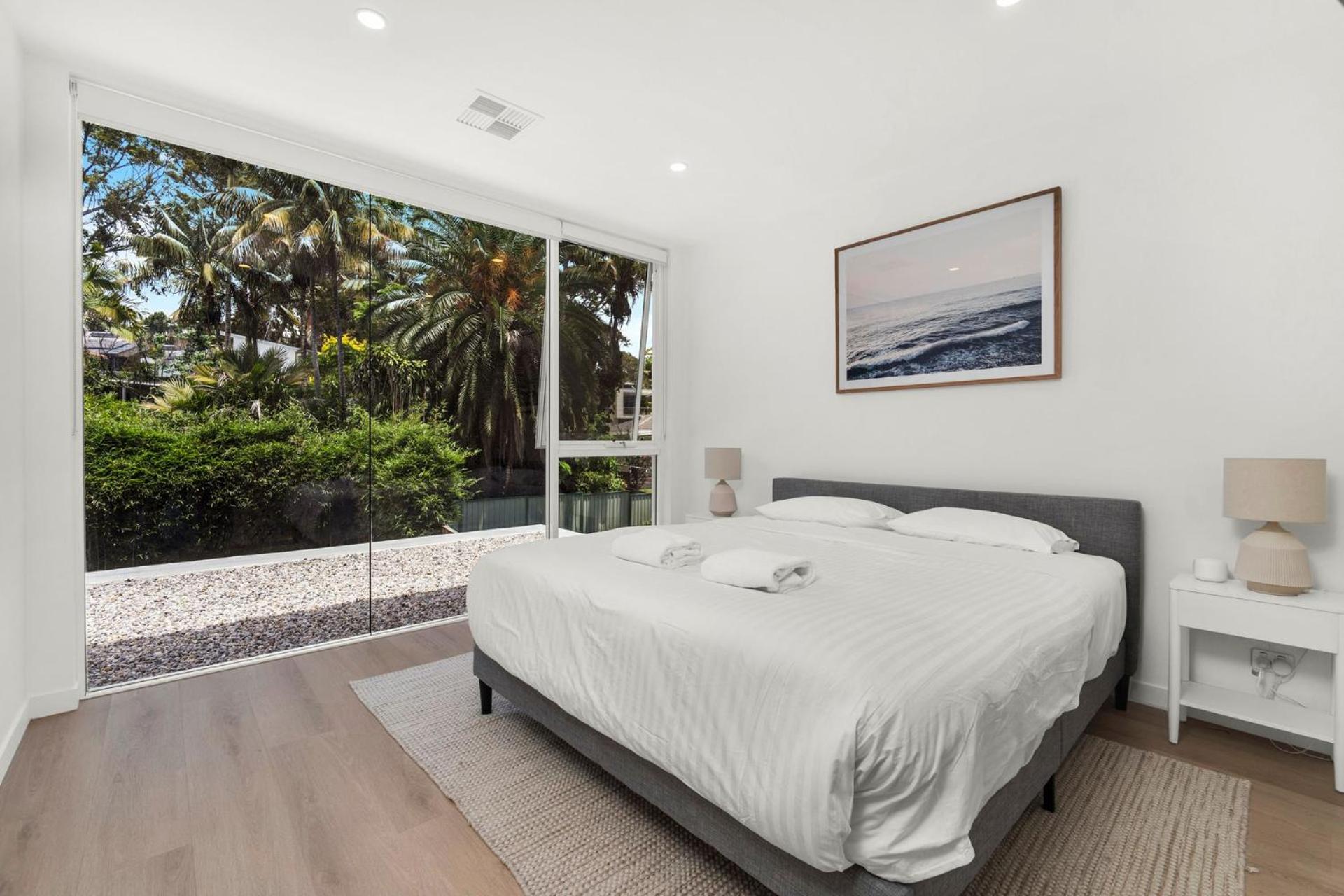 Vinny Beach House for 12 Vincentia