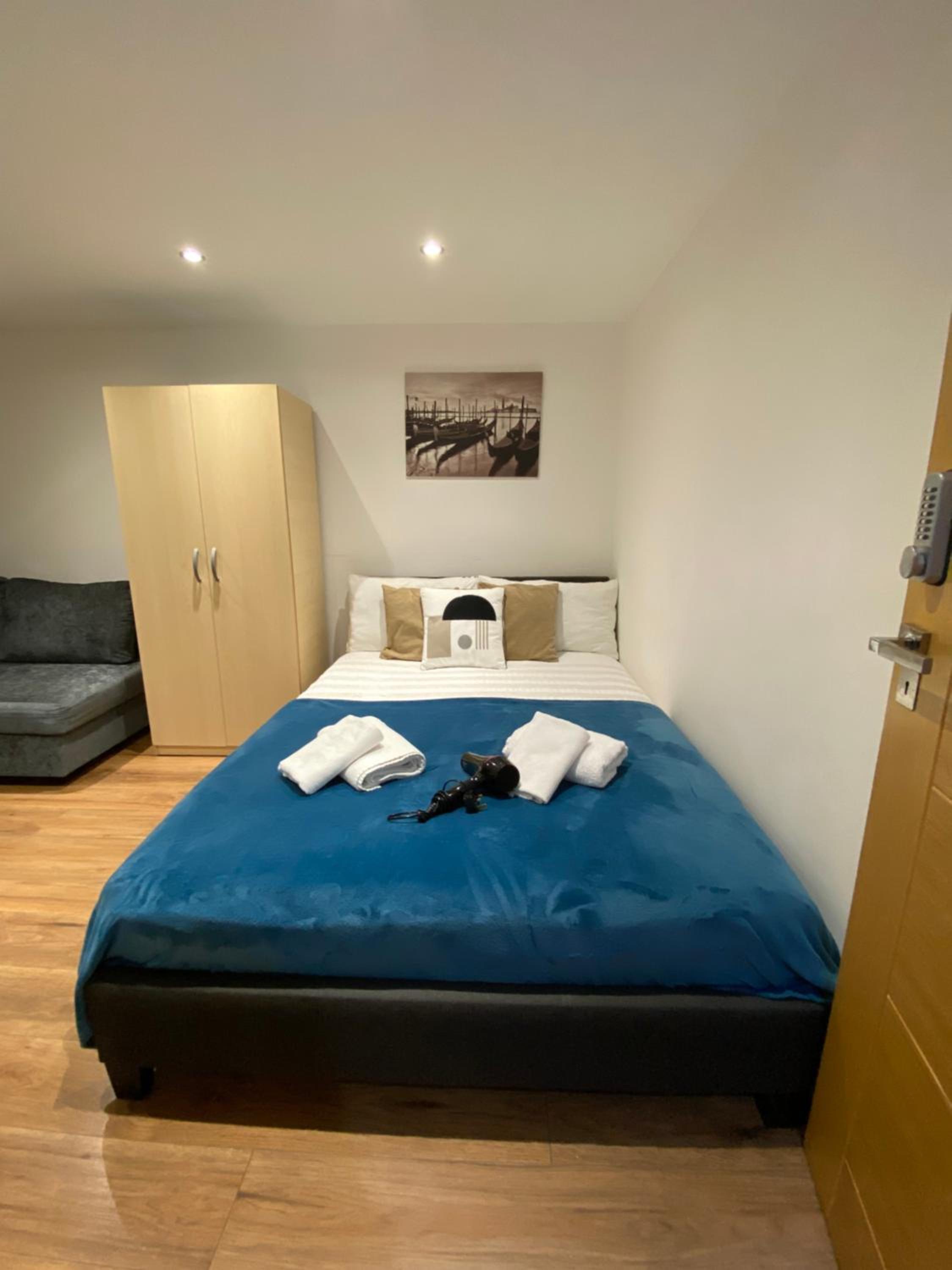 Fabulous Private Bedrooms near Euston Station, Central London