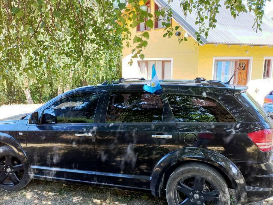 Cabaña cerca del lago y supermercados mayoristas.