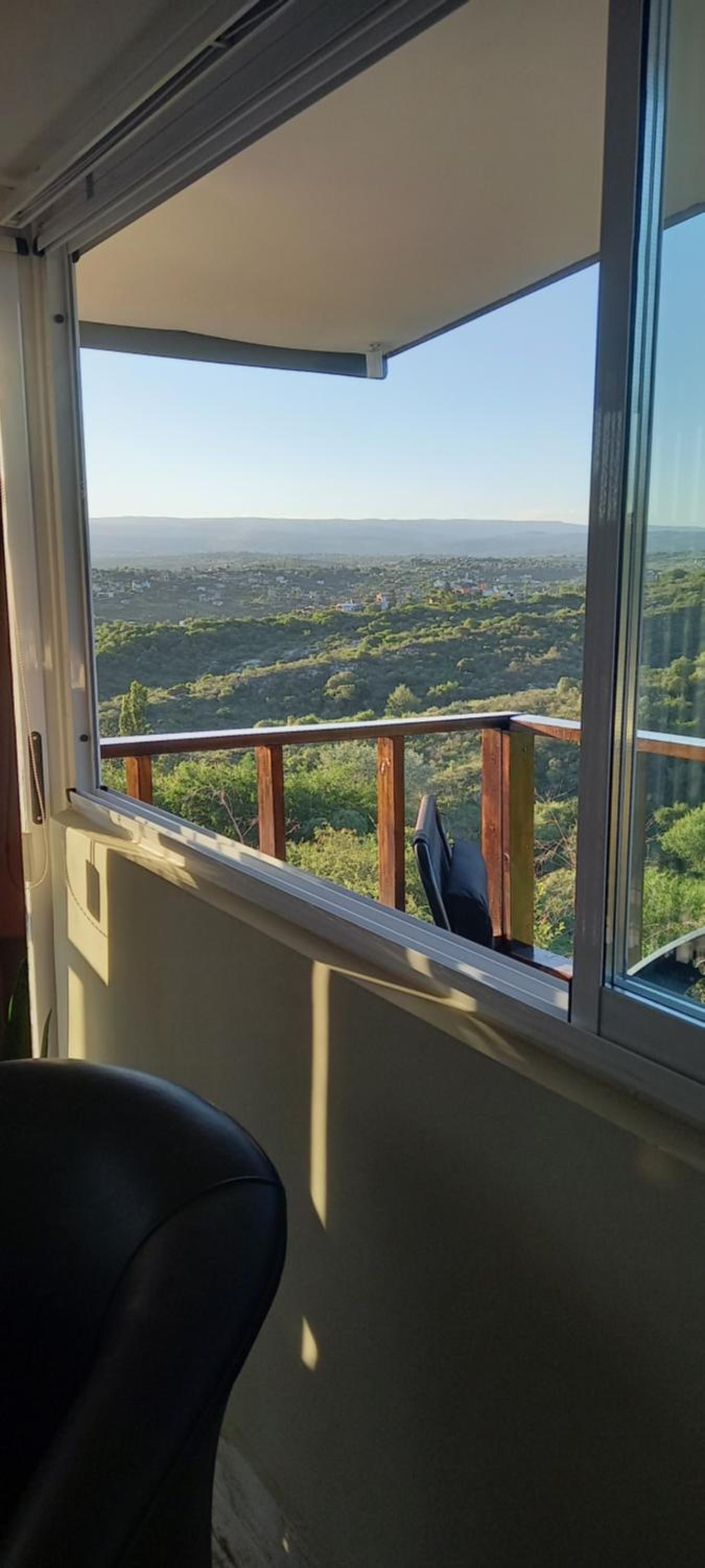 AYRES SUITE