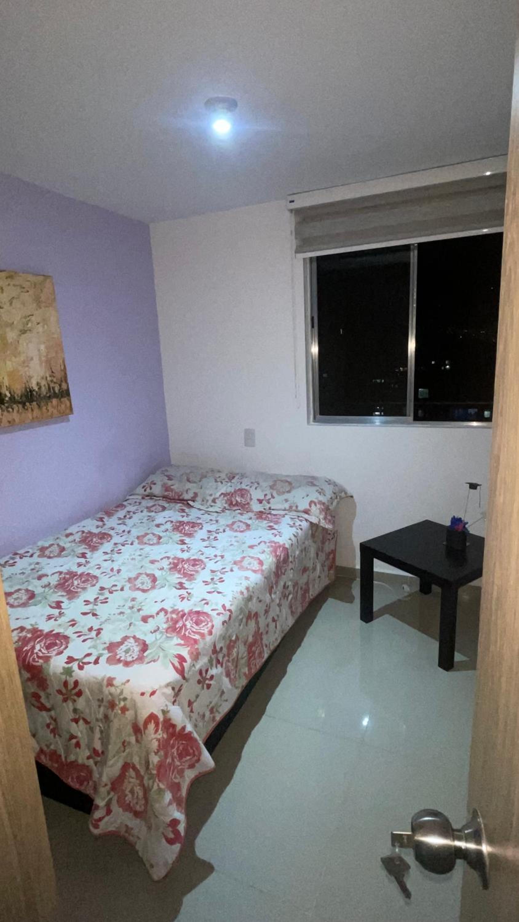 Habitación Masculina 1 persona en Apartamento Compartido Medellín
