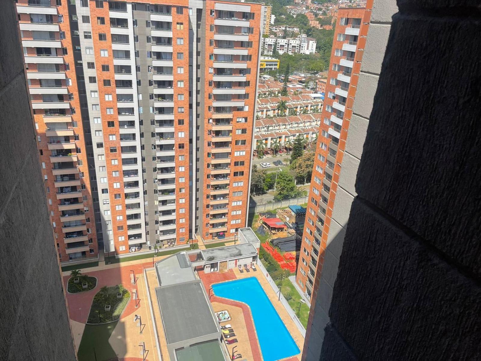 Habitación Masculina 1 persona en Apartamento Compartido Medellín