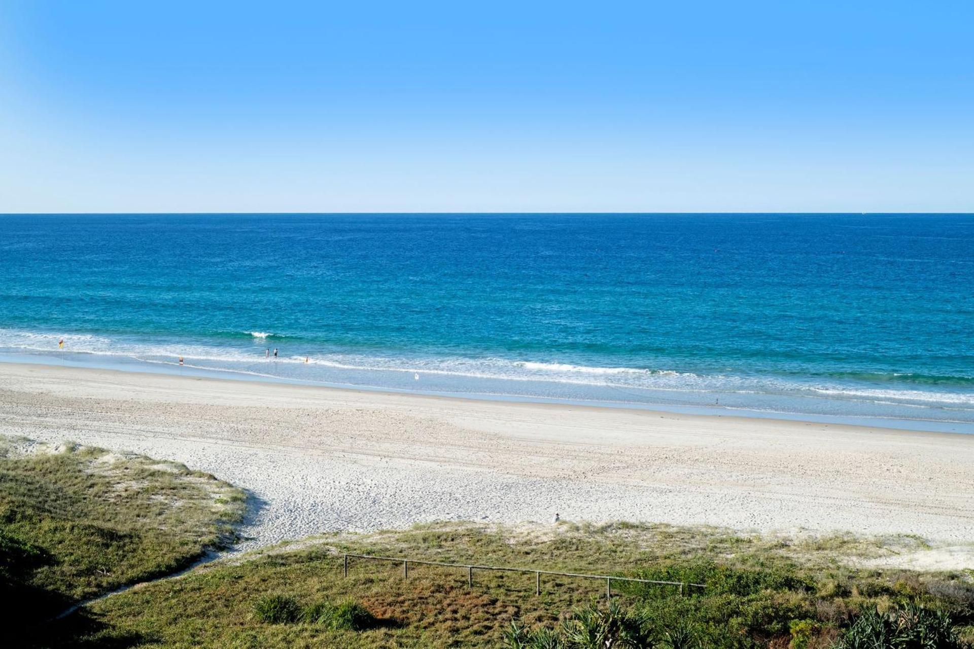 Beachfront Apartment in Palm Beach - CoastHM
