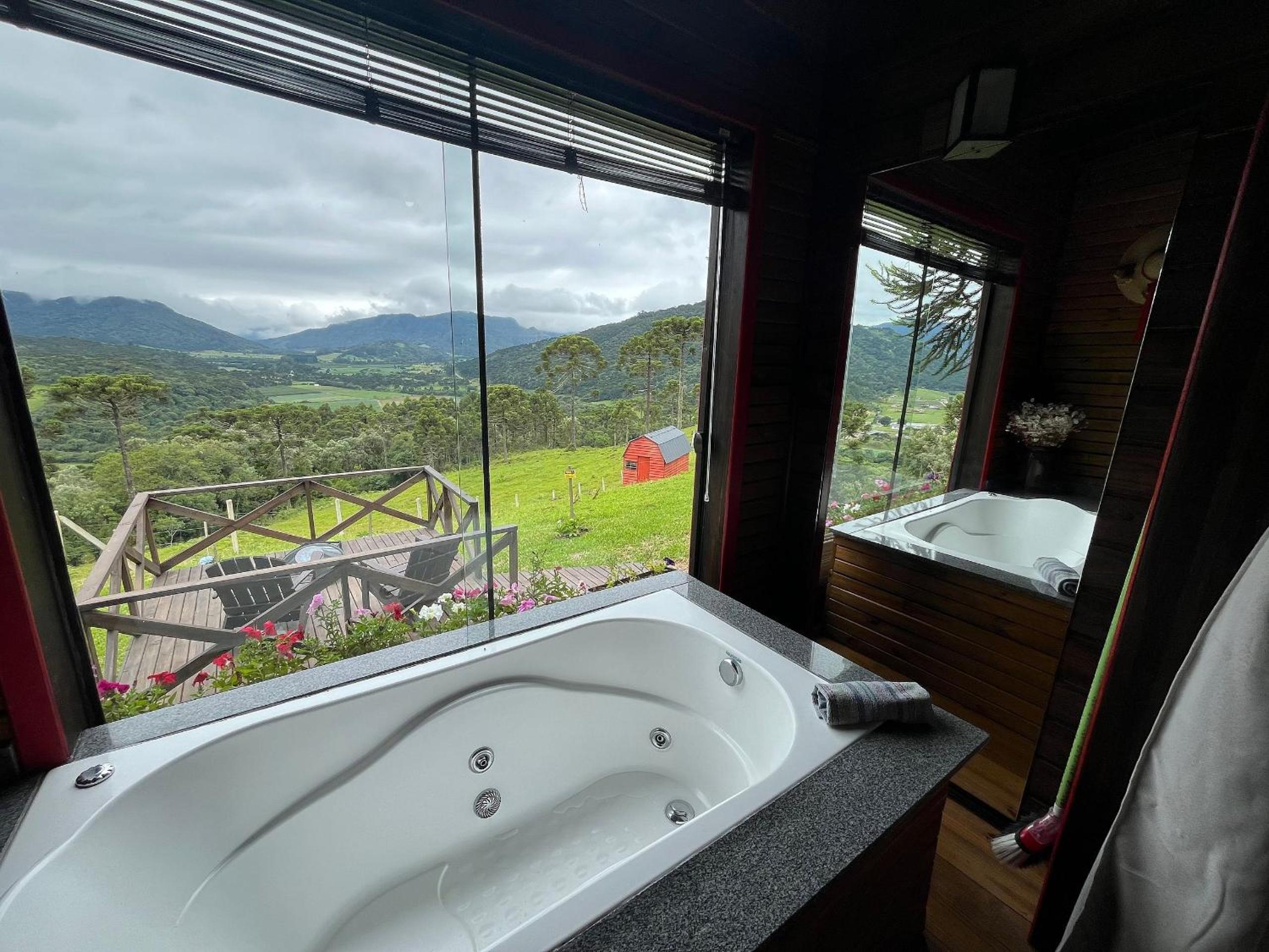 Chalés incríveis com banheira de hidromassagem e vista encantadora